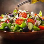 Astuces pour rehausser le goût de vos salades et les rendre irrésistibles